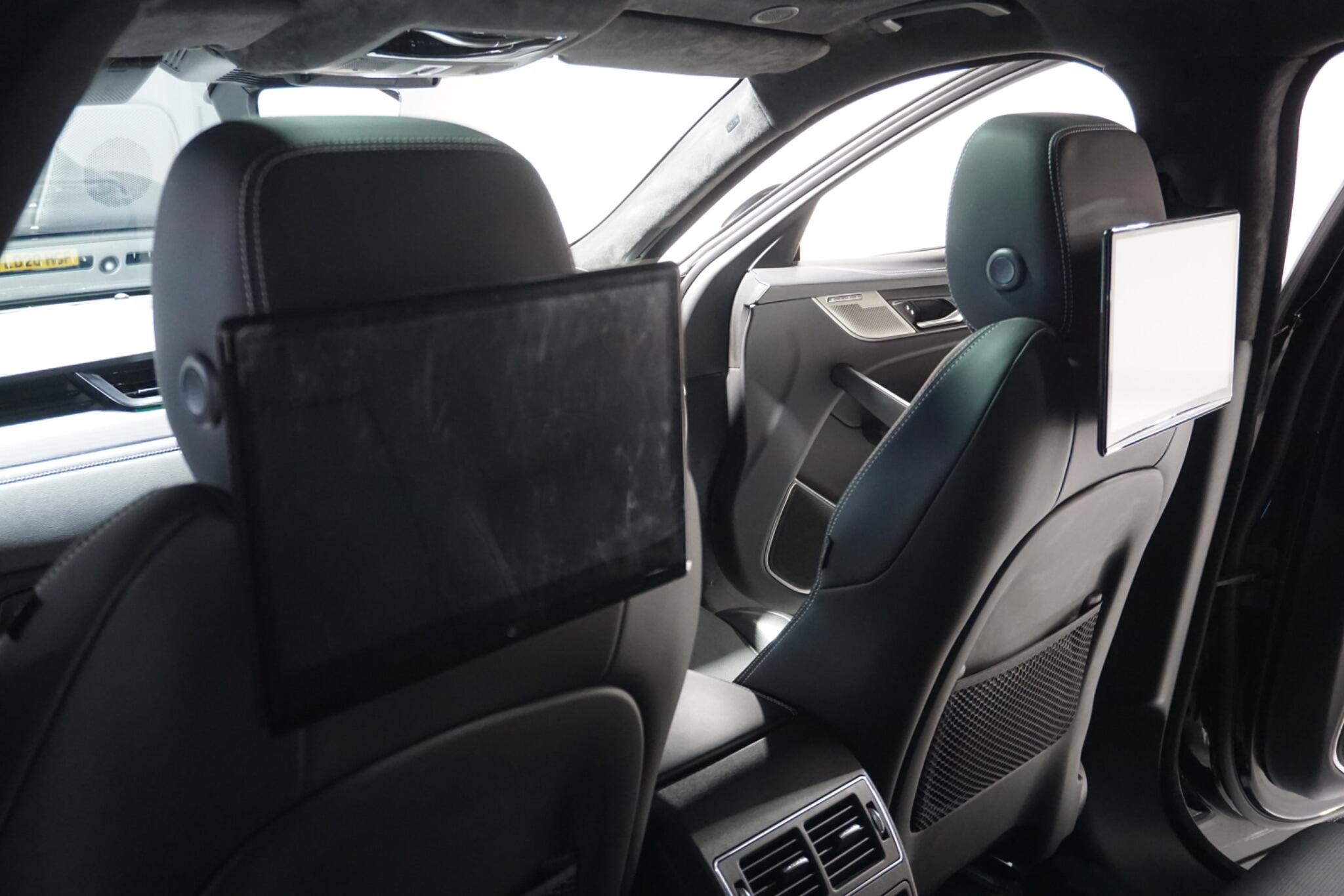 Jaguar F-PACE 3.0 D300 MHEV R-Dynamic HSE Black SUV 5dr Diesel Auto AWD Euro 6 (s/s) (300 ps)